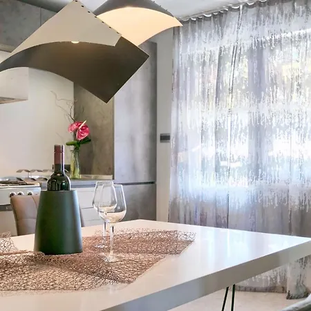 Modern Oasis Apartment *