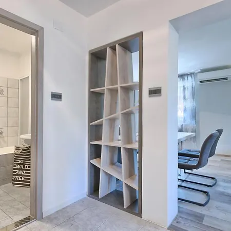 Modern Oasis Apartment *