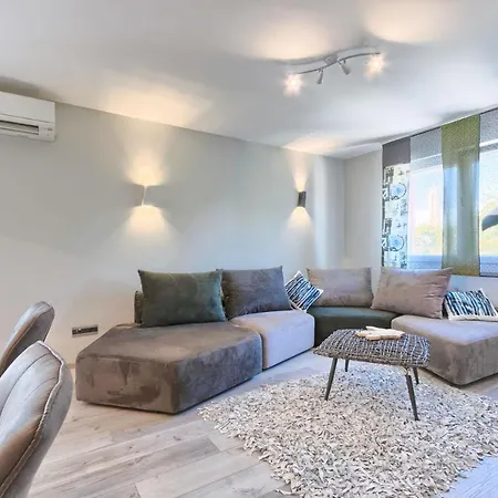 Apartment Modern Oasis *